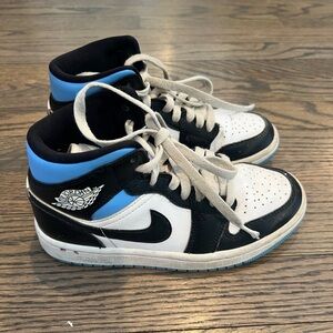 Air Jordan 1 Mid size 5